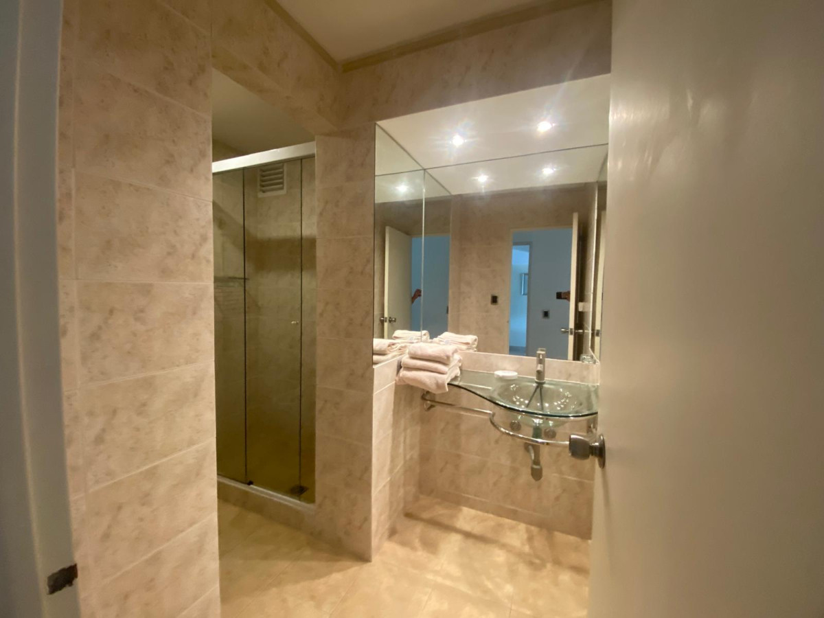 Apartamento ID.2845 - Piso alto, excelente vista a las Playas Brava y Mansa