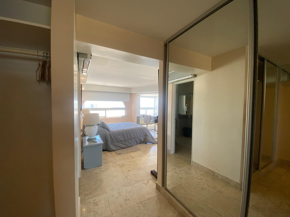 Apartamento ID.2845 - Piso alto, excelente vista a las Playas Brava y Mansa