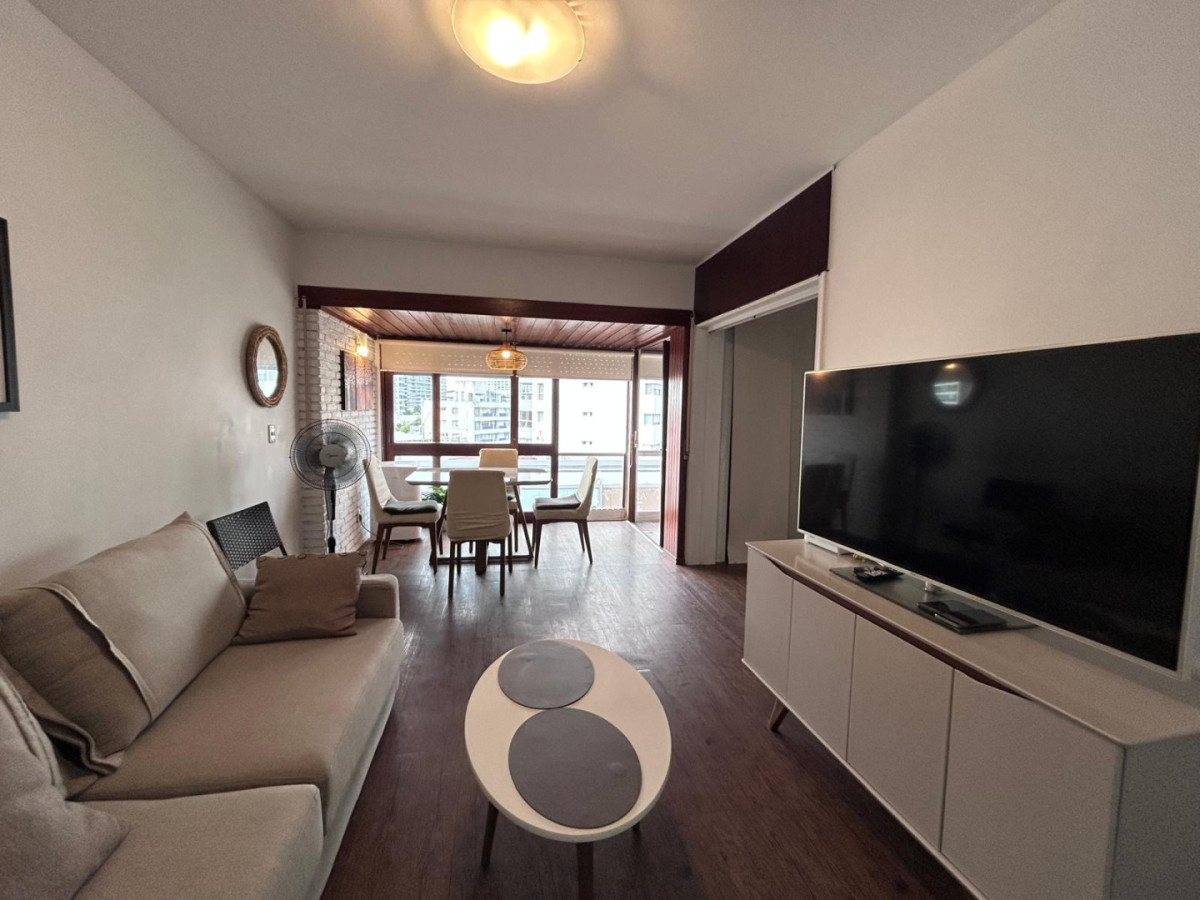 Apartamento ID.1637 - Apto en Venta en Edificio Islamar - Reciclado - Vista al Frente 