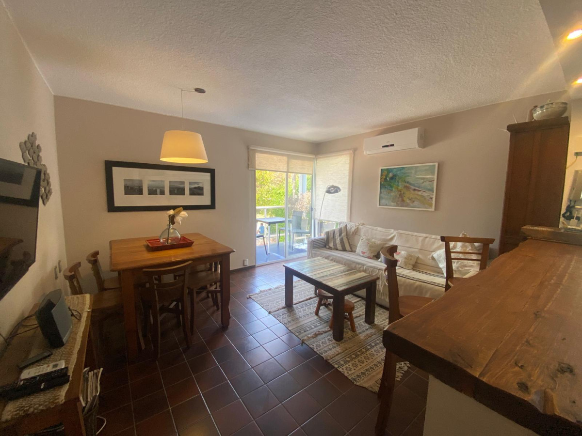 Apartamento ID.2848 - Comodo apto, reciclado, con terraza y cochera 