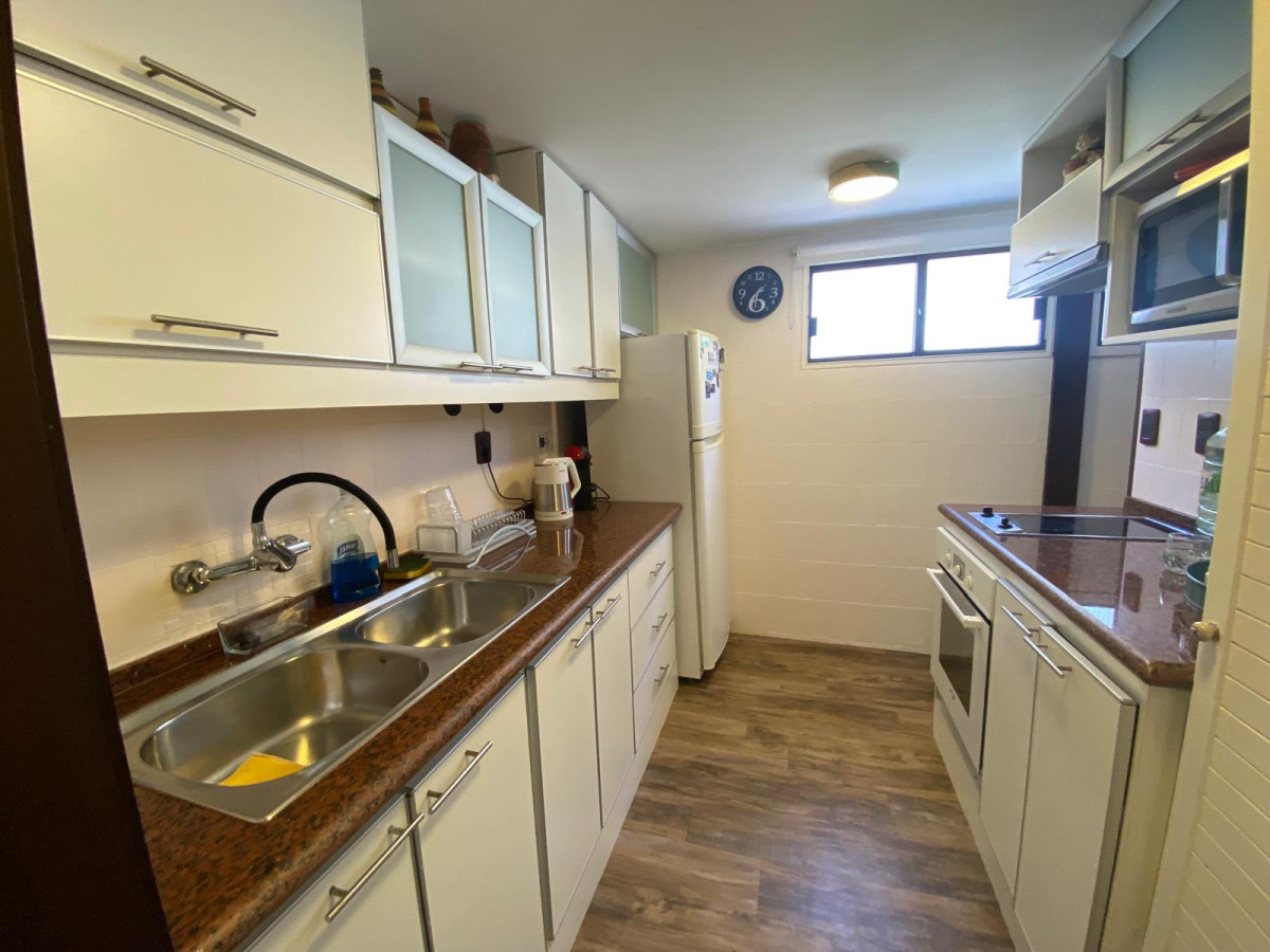 Apartamento ID.2850 - Excelente vista a la Playa Brava, Ideal para vivir todo el año
