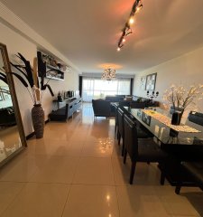 Apartamento en Brava, 3 dormitorios *