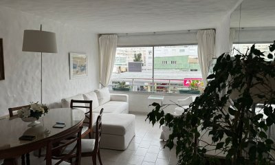 Se vende apto zona centrica, muy luminoso