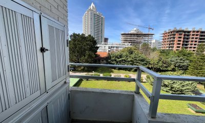Hermoso apartamento a la venta, con terraza, parrillero, cochera