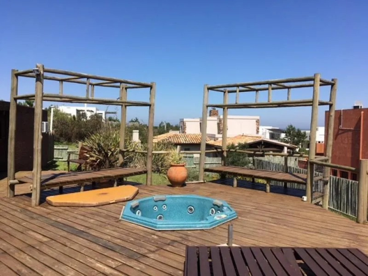 Casa ID.329 - Se vende hermoso quincho!!! 
