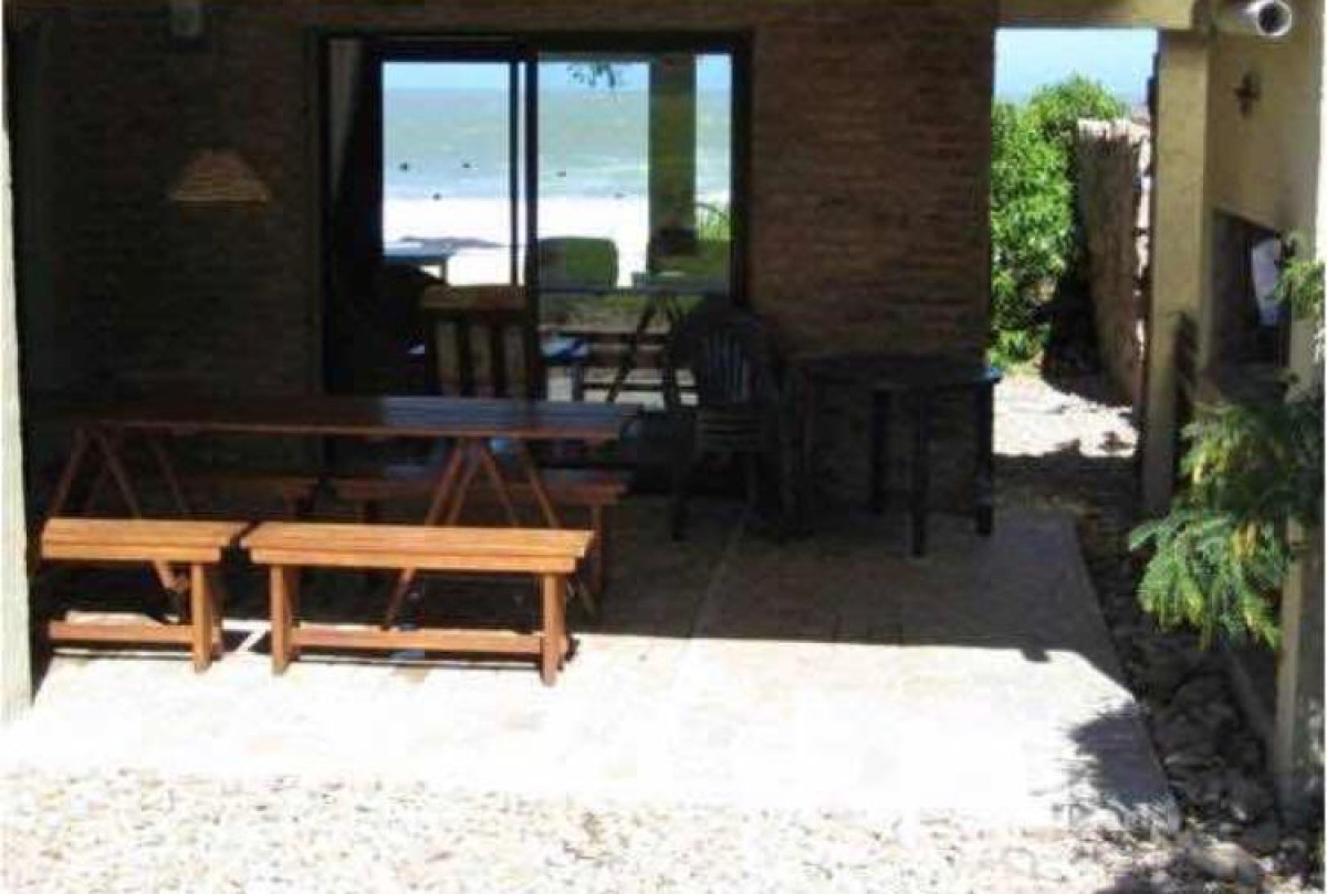 Casa ID.2646 - HERMOSA CASA SOBRE LA PLAYA EN LA PALOMA, ROCHA