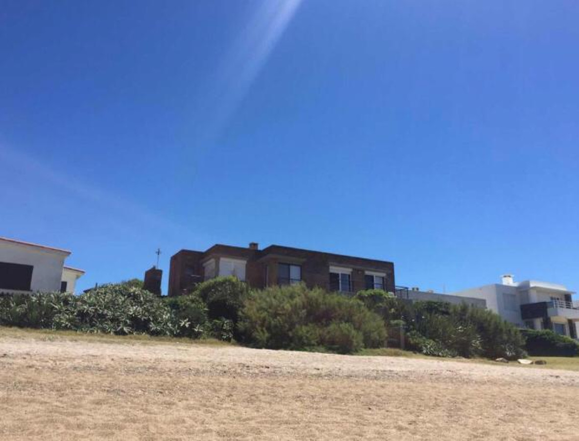 Casa ID.2646 - HERMOSA CASA SOBRE LA PLAYA EN LA PALOMA, ROCHA