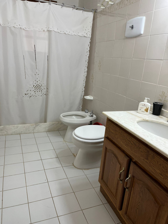 Casa ID.2502 - Hermoso chalet, Disponible en Alquiler Anual 