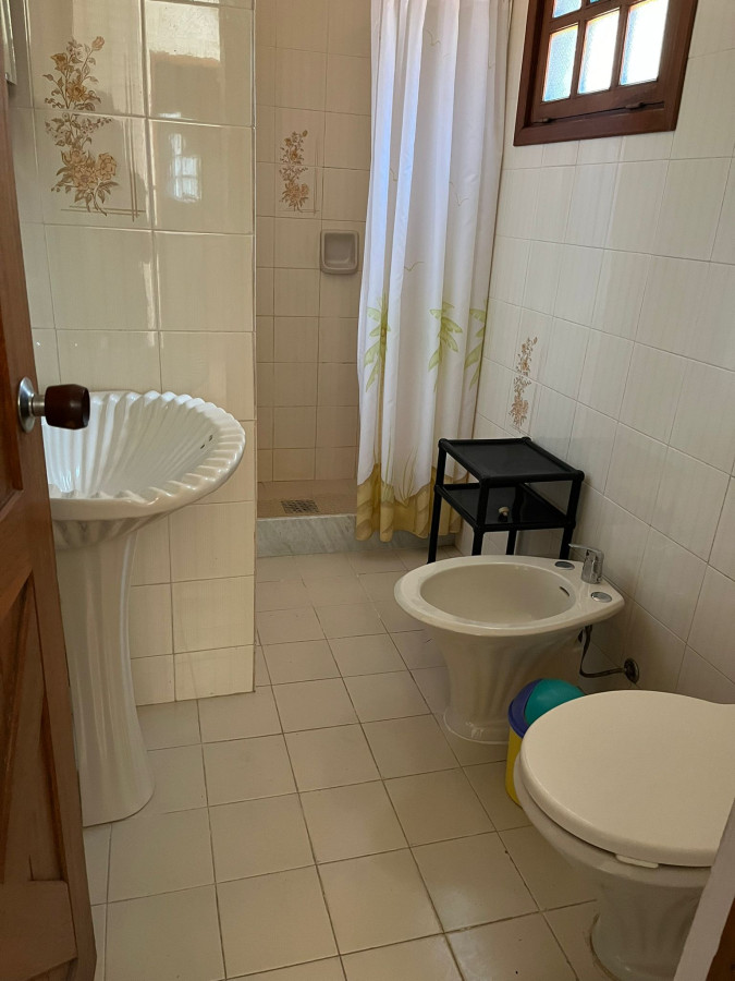 Casa ID.2502 - Hermoso chalet, Disponible en Alquiler Anual 