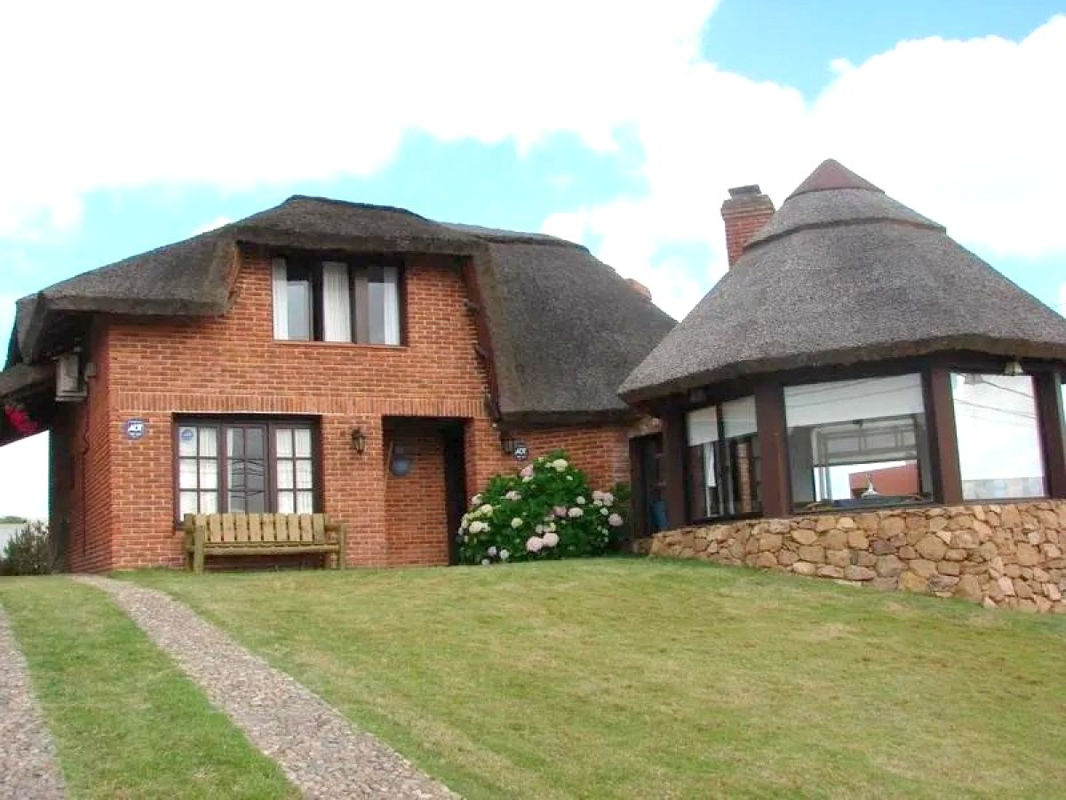 Casa ID.329 - Se vende hermoso quincho!!! 