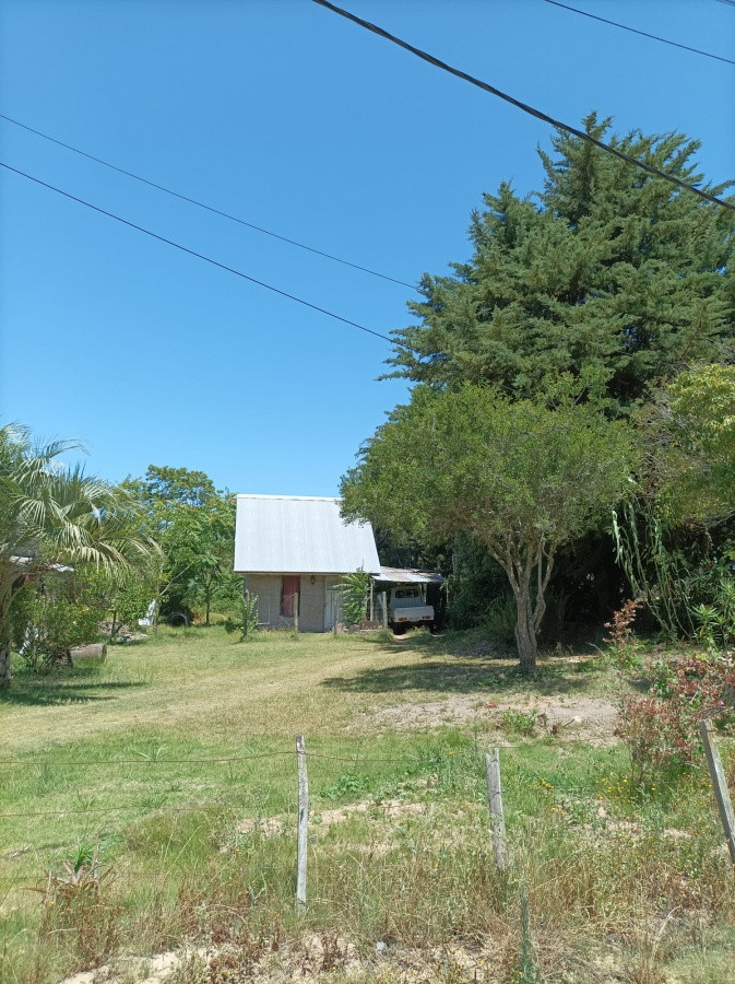 Casa ID.2597 - Se vende Terreno con mejoras