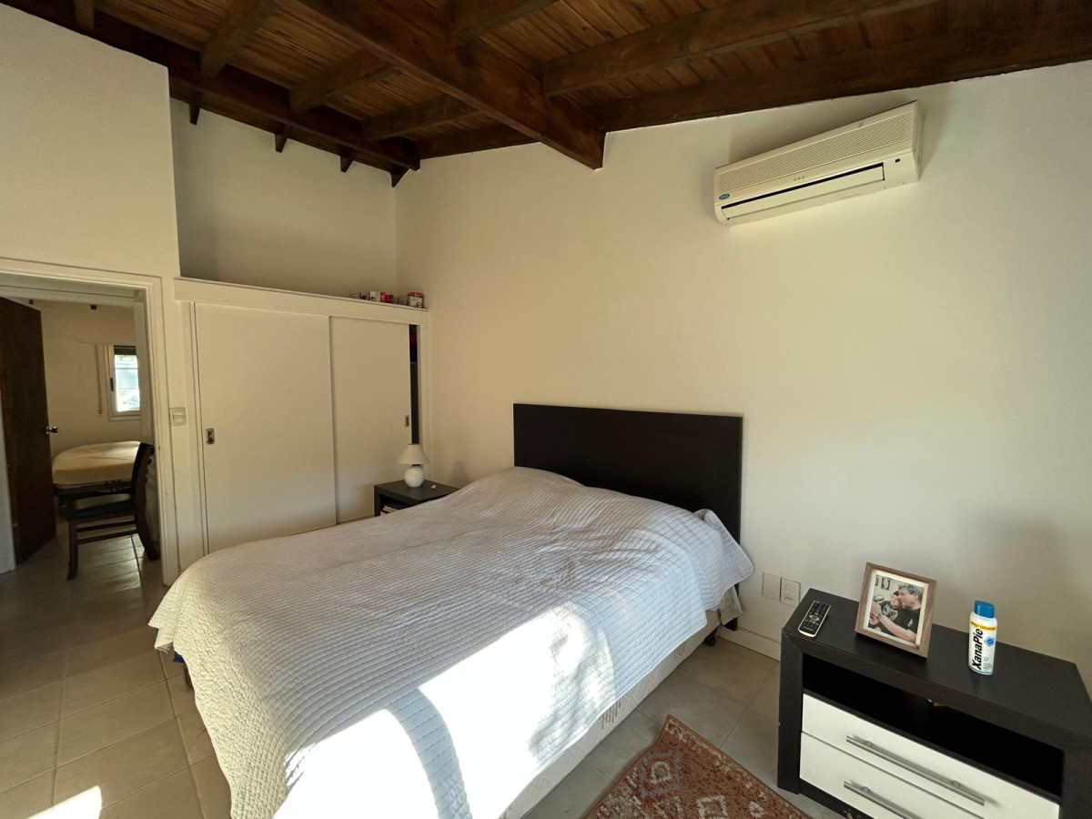 Casa ID.2501 - Se vende Muy linda casa, ideal para vivir todo el año en la zona de Roosevelt.