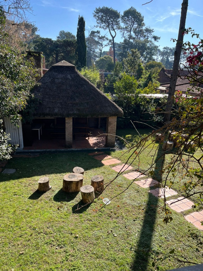 Casa ID.2502 - Hermoso chalet, Disponible en Alquiler Anual 