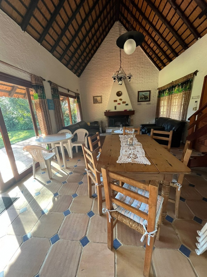 Casa ID.2502 - Hermoso chalet, Disponible en Alquiler Anual 