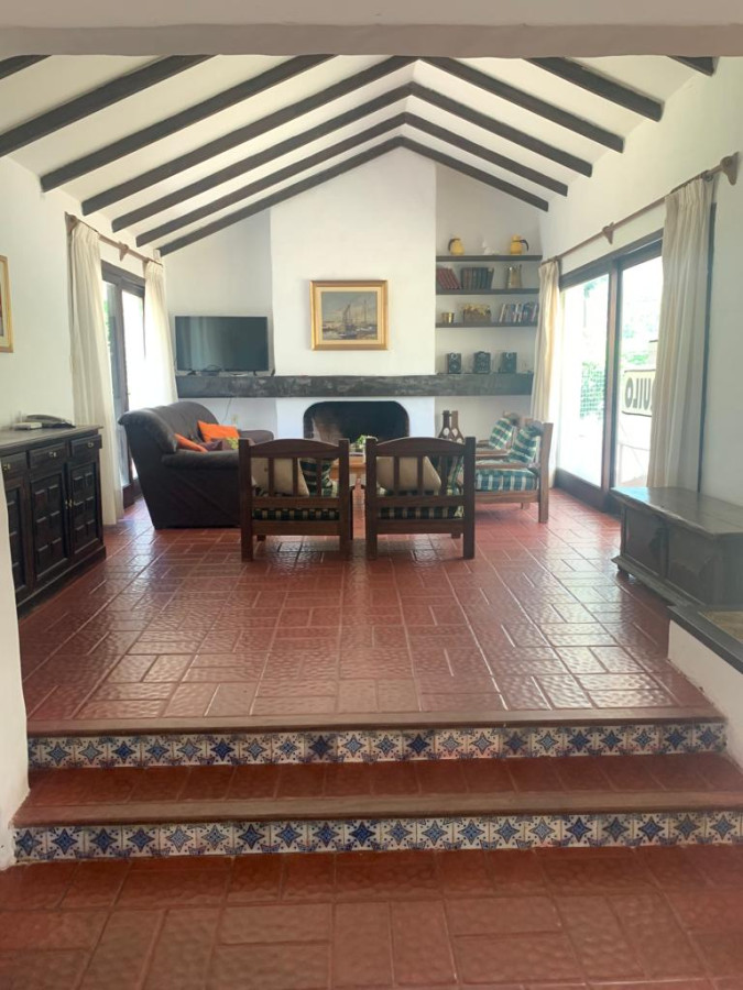 Casa ID.309 - Clásico chalet!! Con Jardin
