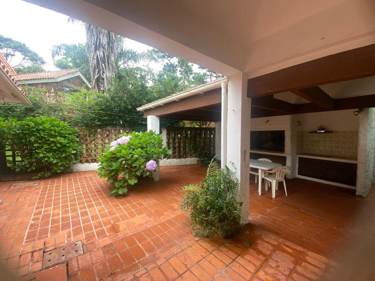 Casa ID.1777 - Casa en Cantegril, 3 dormitorios *