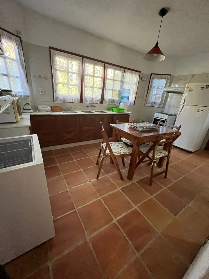 Casa ID.2502 - Hermoso chalet, Disponible en Alquiler Anual 