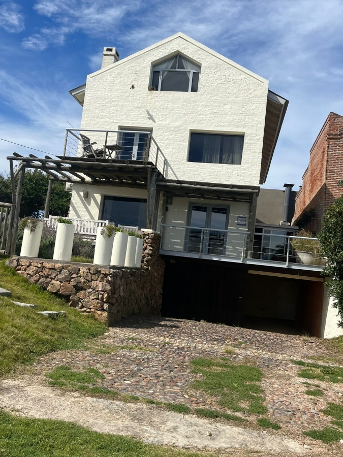 Casa ID.2639 - SE VENDE HERMOSA CASA 