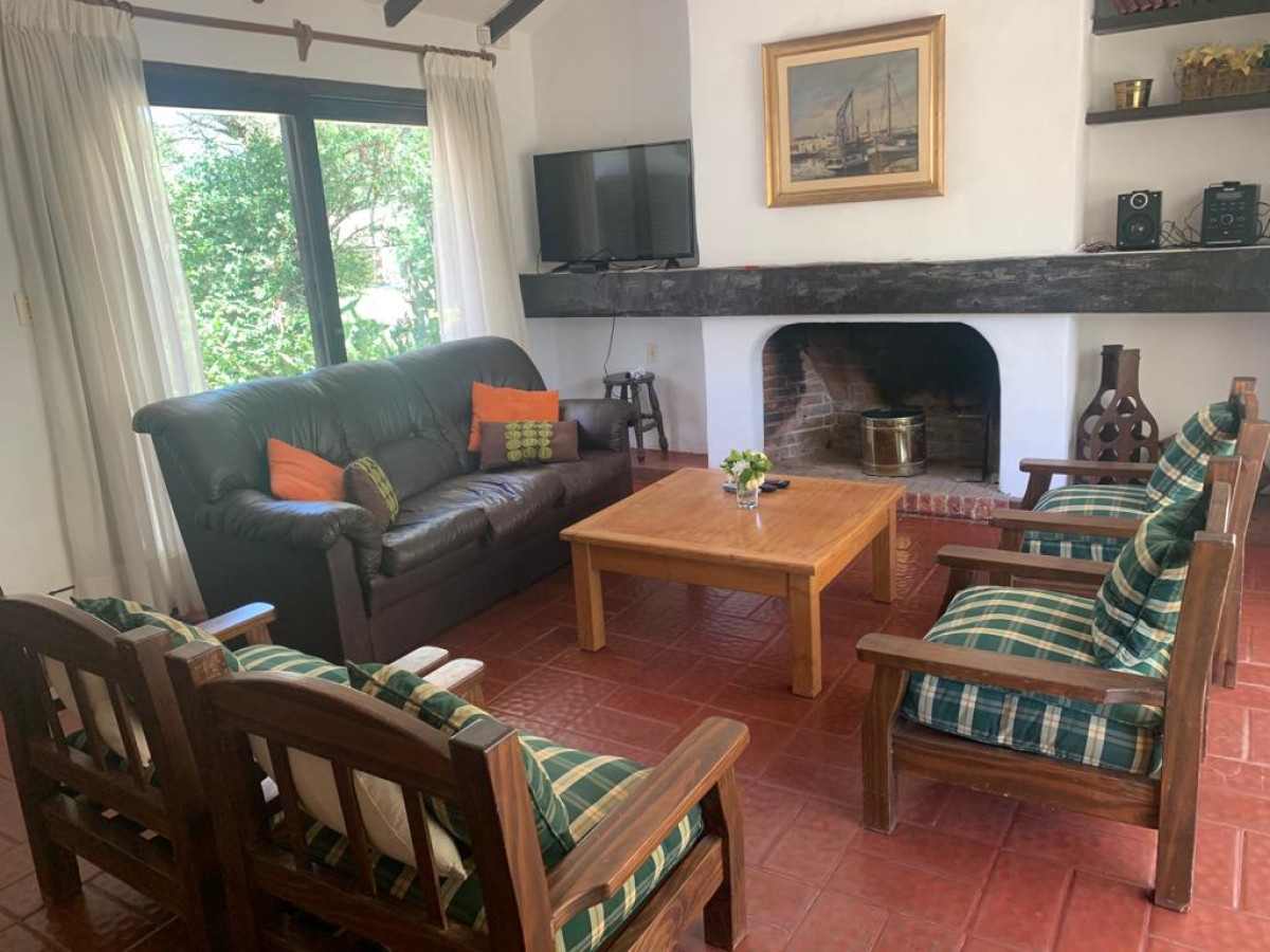 Casa ID.309 - Clásico chalet!! Con Jardin