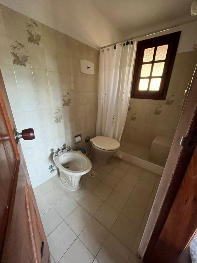 Casa ID.2502 - Hermoso chalet, Disponible en Alquiler Anual 