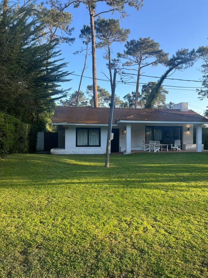 Casa ID.309 - Clásico chalet!! Con Jardin