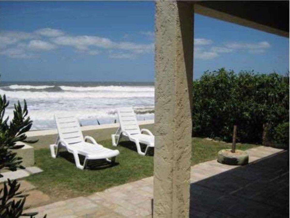 Casa ID.2646 - HERMOSA CASA SOBRE LA PLAYA EN LA PALOMA, ROCHA