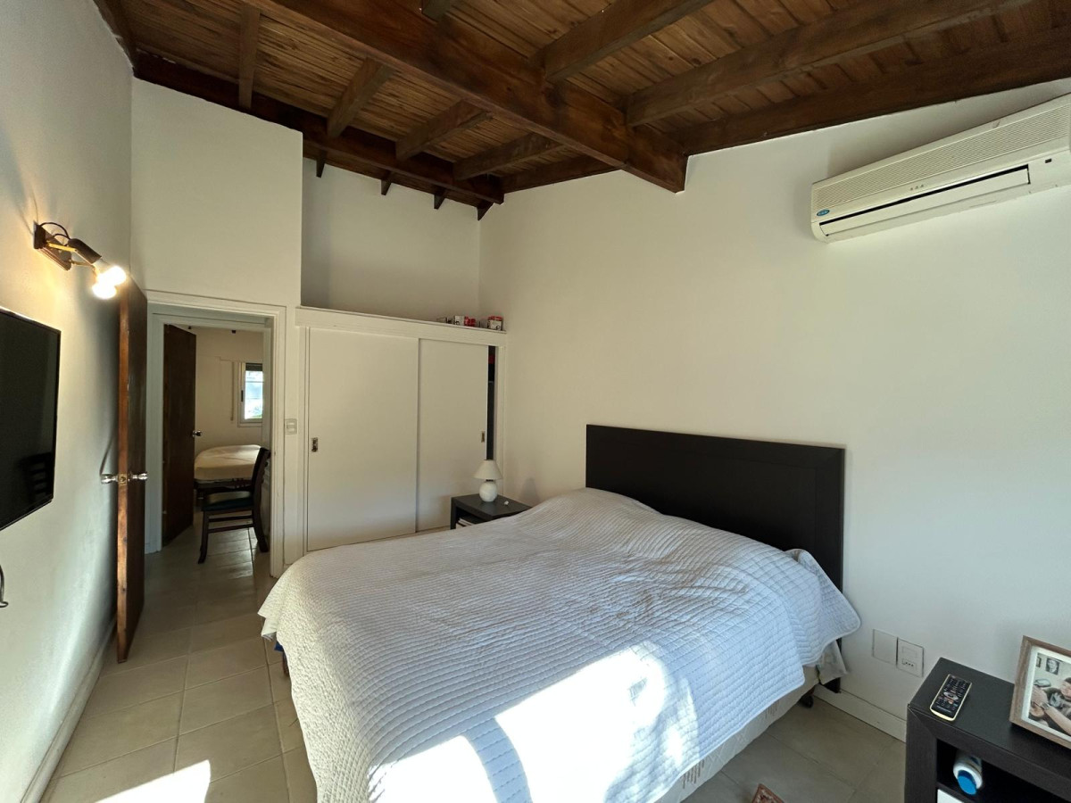 Casa ID.2501 - Se vende Muy linda casa, ideal para vivir todo el año en la zona de Roosevelt.