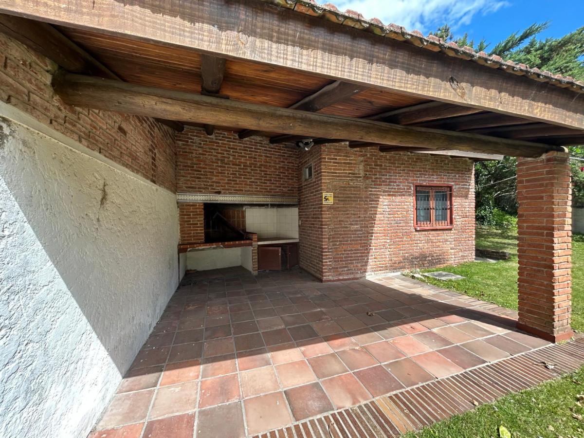 Casa ID.228 - EXCELENTE UBICACION 