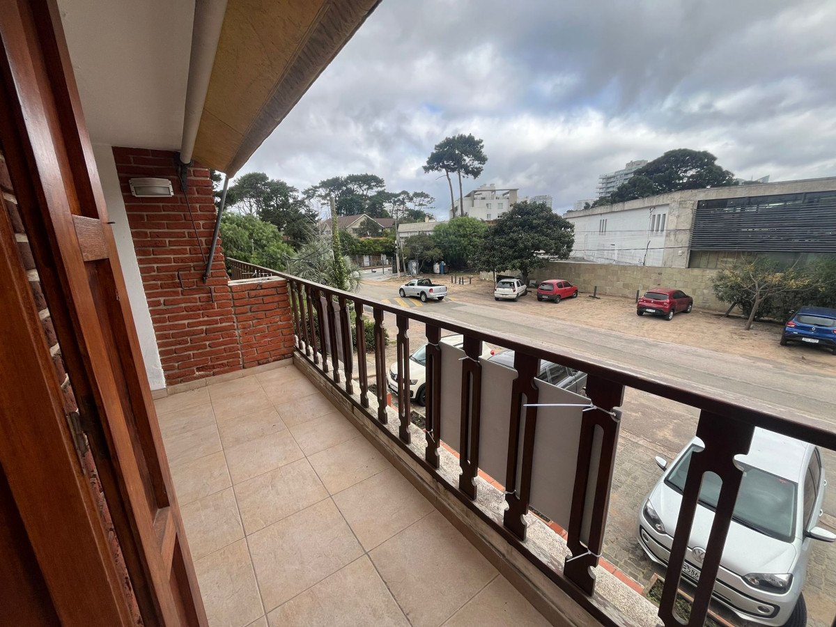 Casa ID.2770 - OPORTUNIDAD PARA INVERSION 