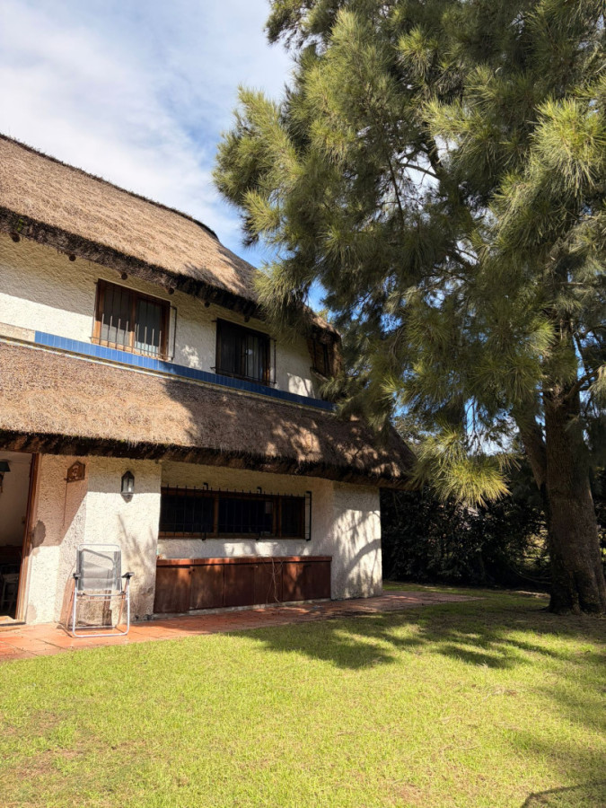 Casa ID.2999 - CASA EN VENTA EN EL CORAZON DE JARDINES DE CORDOBA
