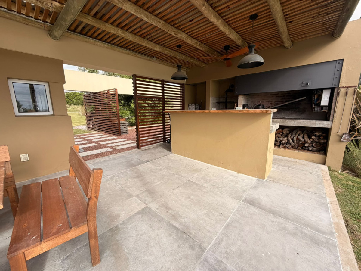 Casa ID.2994 - Venta de Casa en Exclusivo Barrio Privado El Quijote 