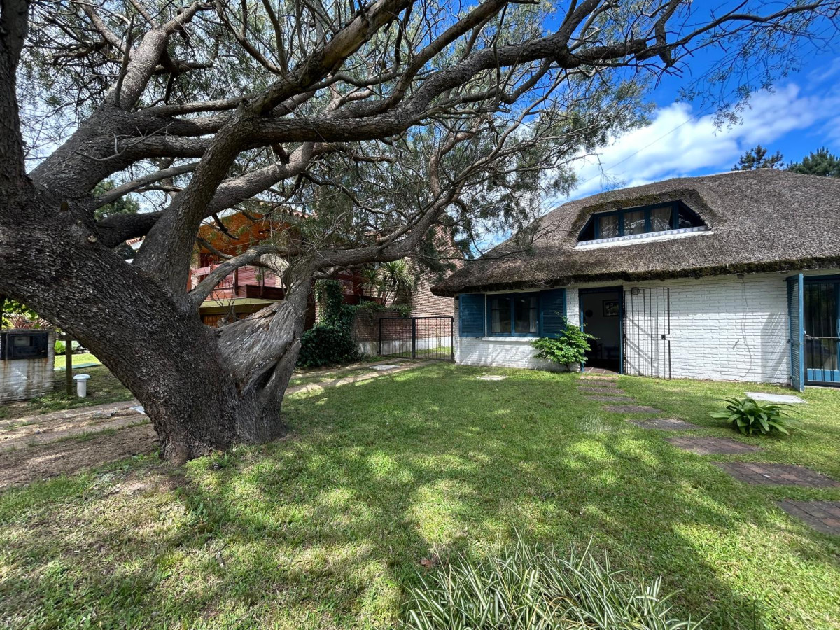 Casa ID.228 - EXCELENTE UBICACION 