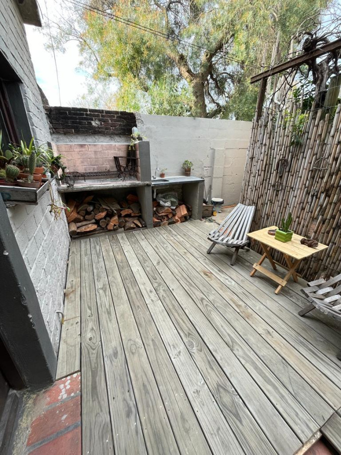 Casa ID.2101 - Muy linda casa con local comercial y apto independiente.