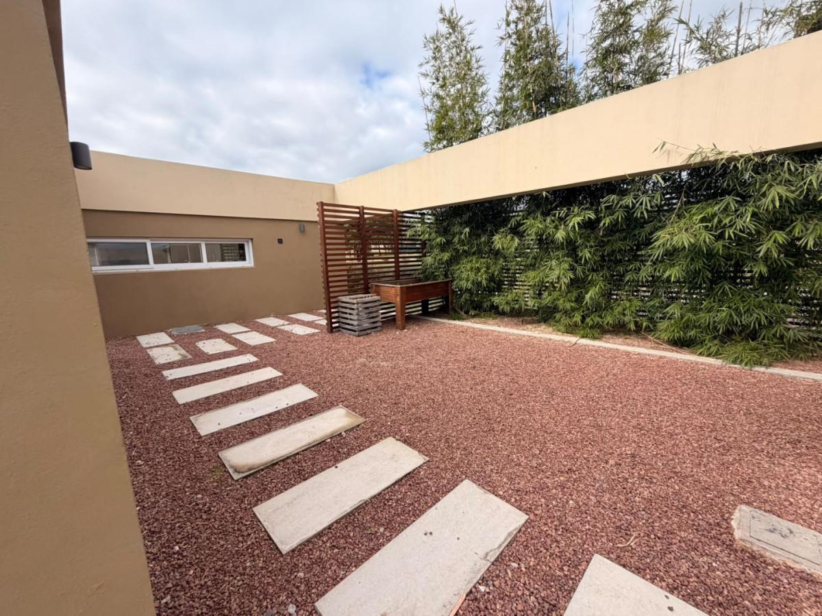 Casa ID.2994 - Venta de Casa en Exclusivo Barrio Privado El Quijote 