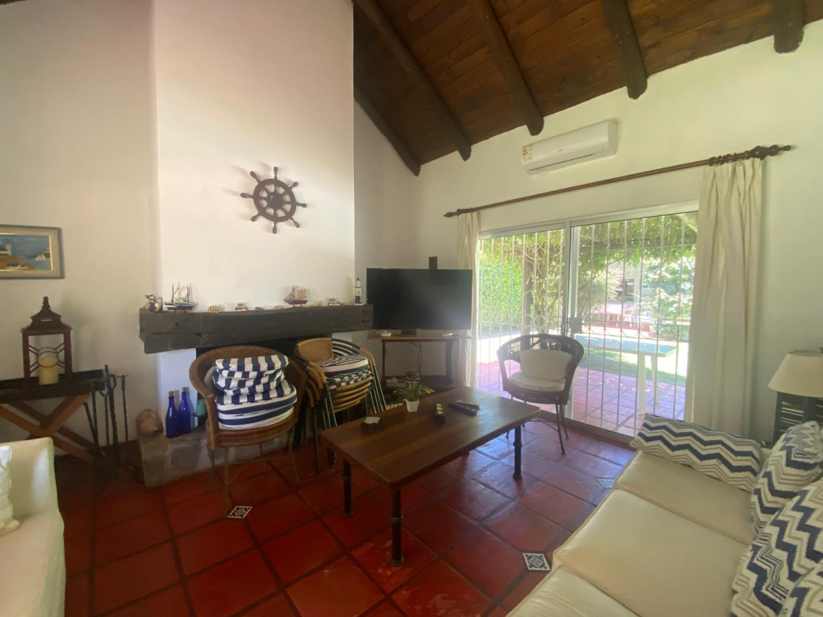 Casa ID.1830 - Casa en El Tesoro, 3 dormitorios *