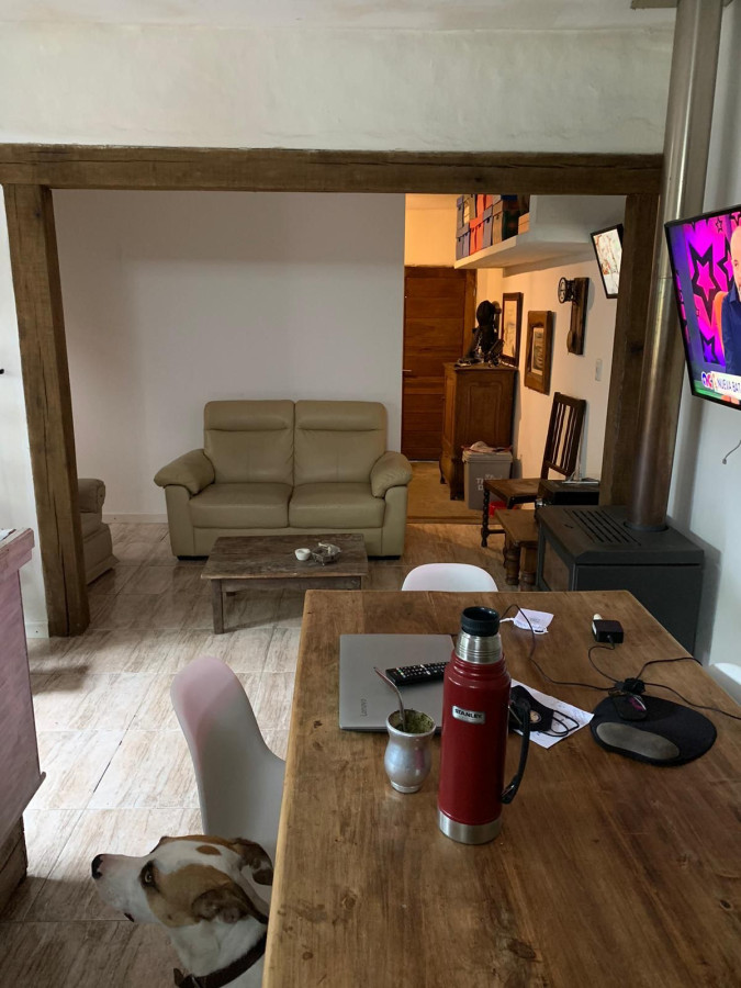 Casa ID.2101 - Muy linda casa con local comercial y apto independiente.
