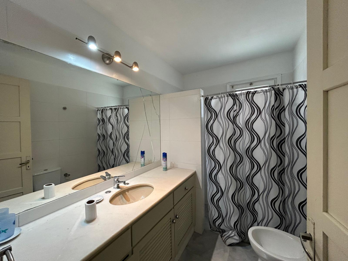 Casa ID.228 - EXCELENTE UBICACION 