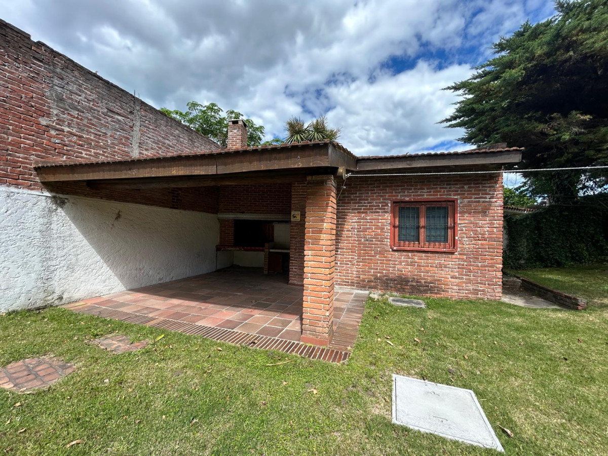 Casa ID.228 - EXCELENTE UBICACION 