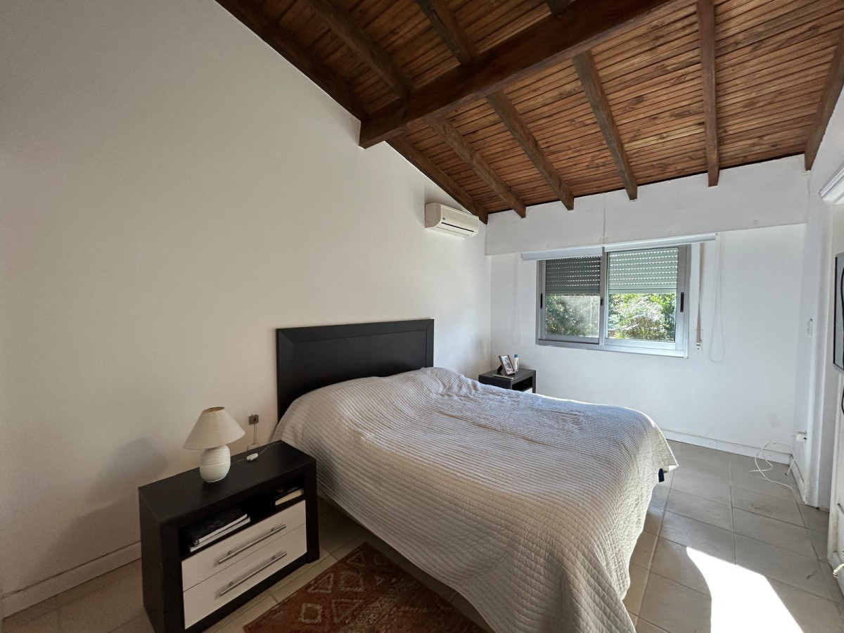 Casa ID.2501 - Se vende Muy linda casa, ideal para vivir todo el año en la zona de Roosevelt.