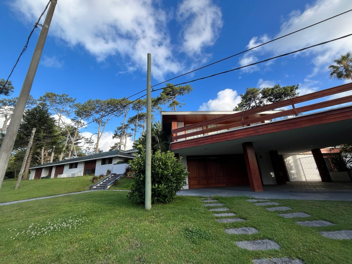 HERMOSA RESIDENCIA 
