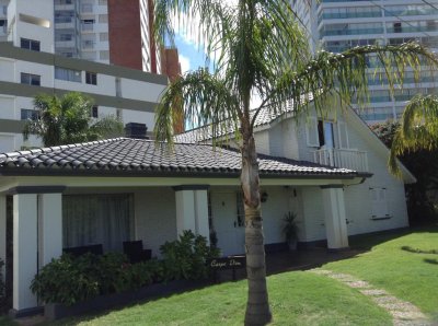 Alquiler de temporada, hermosa casa a pasos de la Playa Mansa 