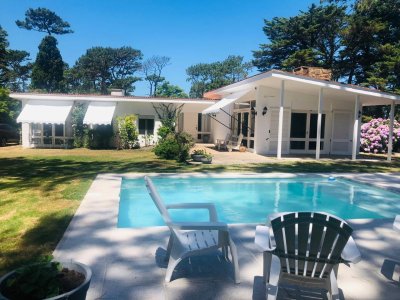Hermosa casa en alquiler de temporada con jardin, piscina, para 11 personas