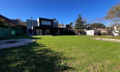 Excelente casa en Venta en Barrio Cantegril