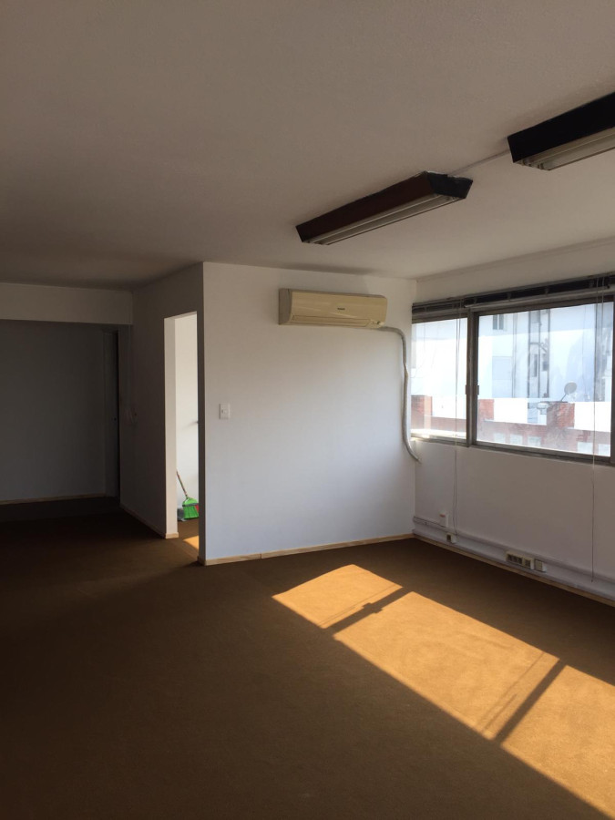 Local Comercial ID.2225 - Excelente oficina! Llame ya!