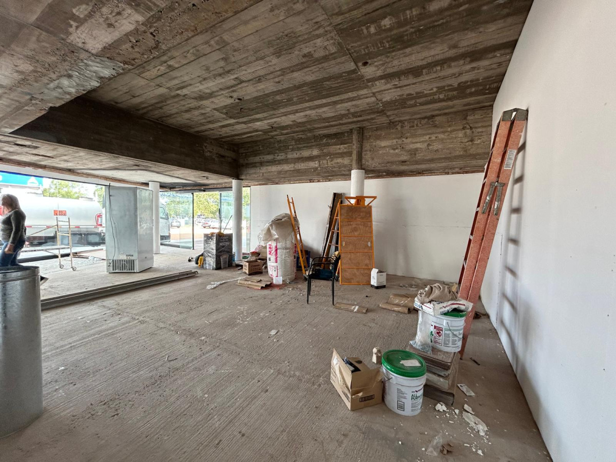 Local Comercial ID.2888 - EXCELENTE PUNTO PARA LOCAL COMERCIAL