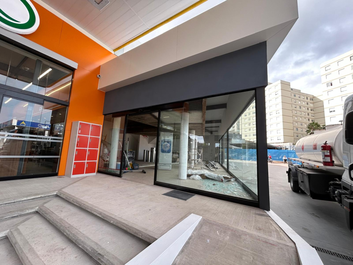 Local Comercial ID.2888 - EXCELENTE PUNTO PARA LOCAL COMERCIAL