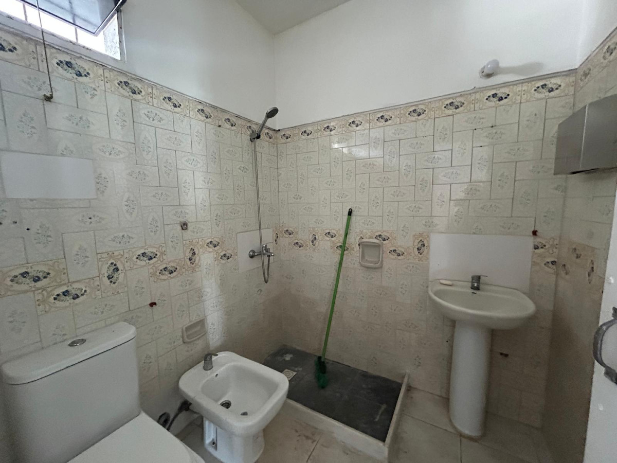 Local Comercial ID.2905 - LOCAL EN ALQUILER EN CENTRO DE MALDONADO 