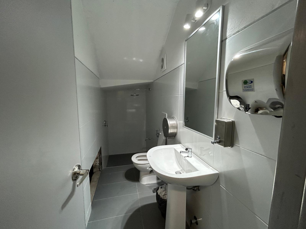 Local Comercial ID.2888 - EXCELENTE PUNTO PARA LOCAL COMERCIAL