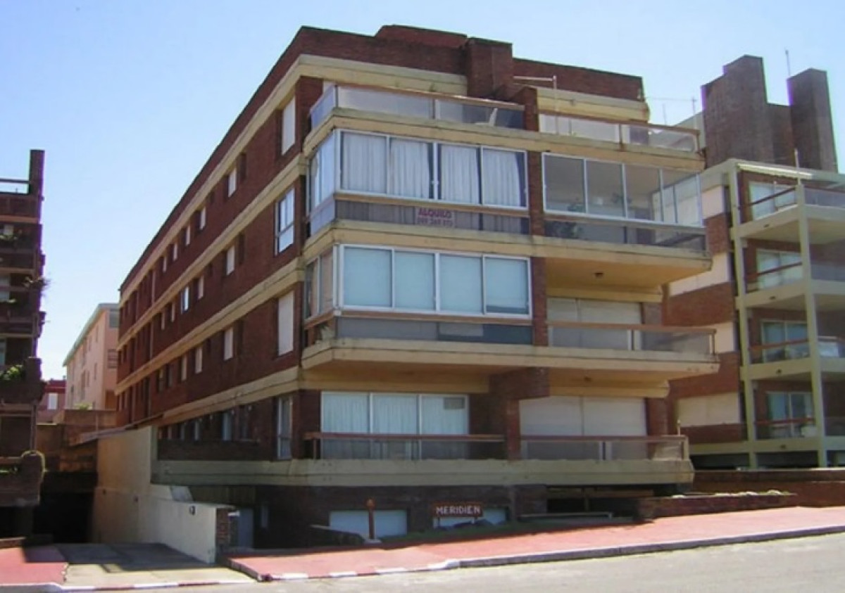 Apartamento ID.2822 - Apto en venta, Reciclado, a metros del Mar, con garage 