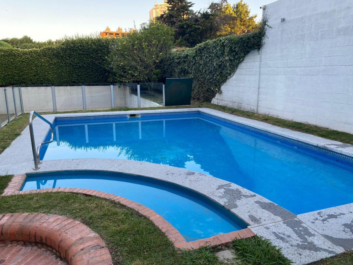 Apartamento ID.2848 - Comodo apto, reciclado, con terraza y cochera 